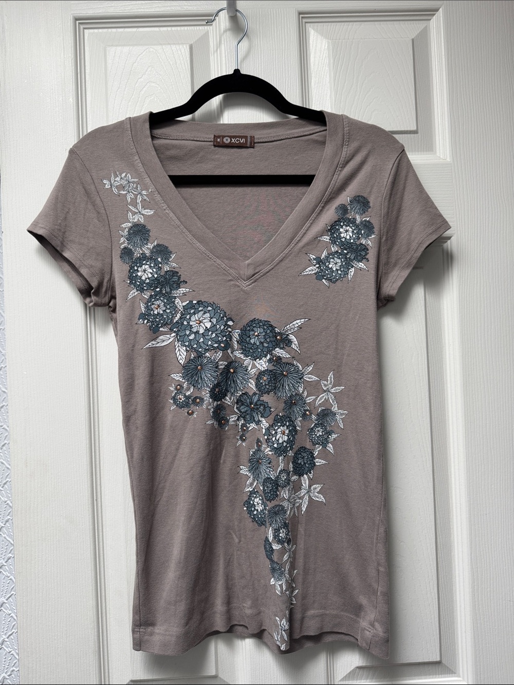 XCVI Taupe Short-Sleeve V-Neck Tee with Blue Floral Print